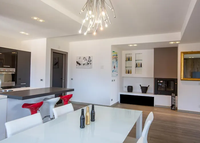 דירה Luxury Val Di Monte מאלצ'סינה